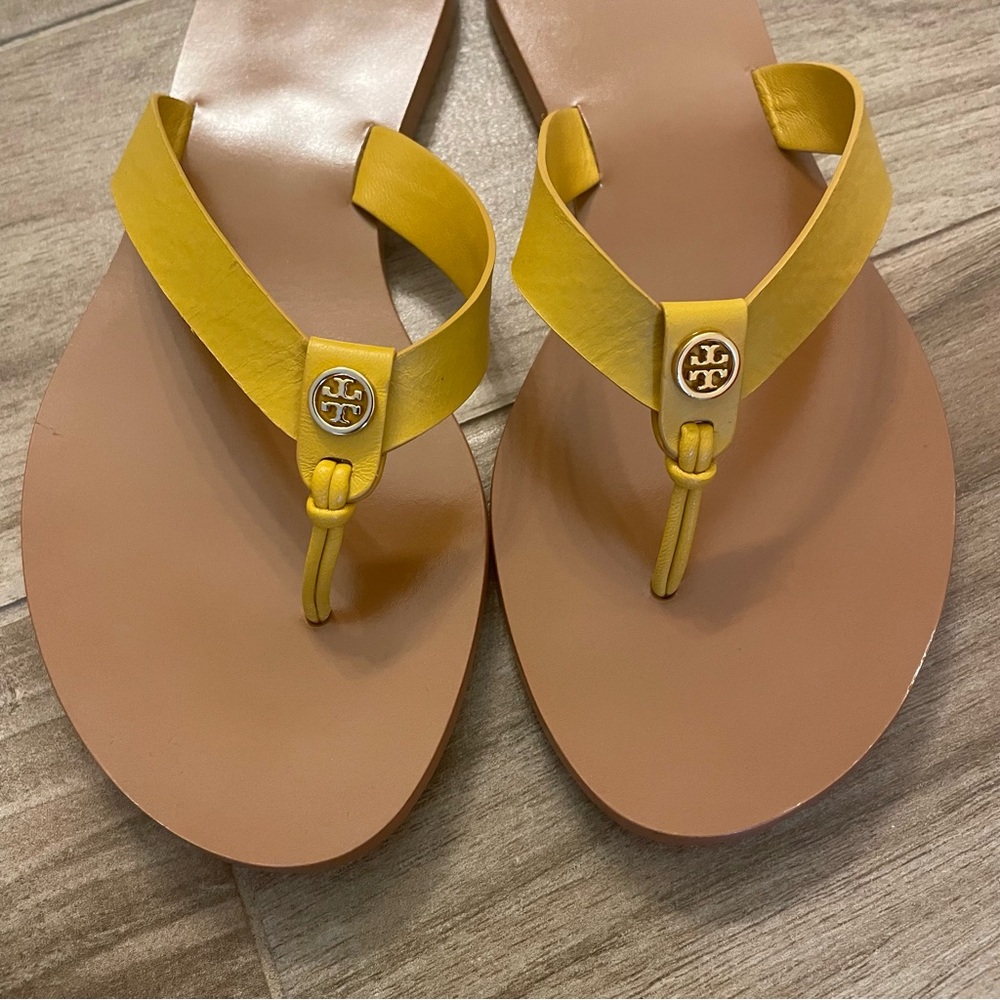 Tory Burch Manon thong sandal in daylily size 7